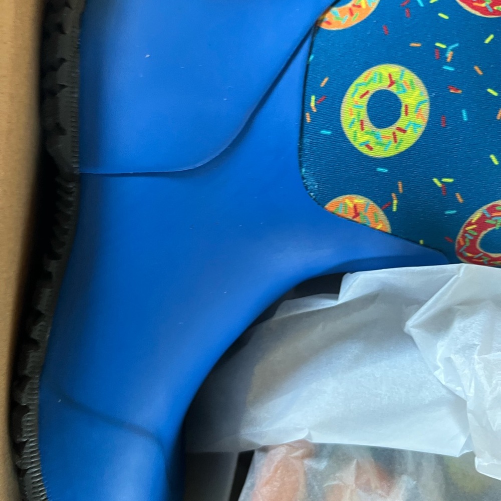 Kids size 3 BOGS